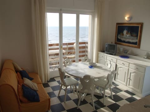 Cozy Holiday Home in Tuscany with sea view Condominio in Donoratico
