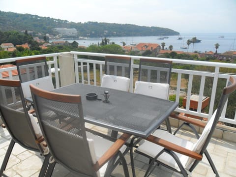 Attractive apartment in Dubrovni with balcony Wohnung in Lopud