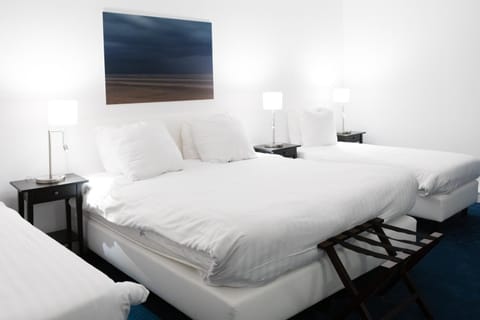 Day, Bedroom, On site