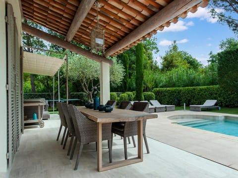 Modern villa with private pool Villa in Saint-Tropez