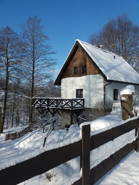 Property building, Winter, Floor plan, On site