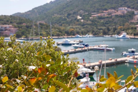 Nearby landmark, Neighbourhood, Natural landscape, Mountain view, Sea view