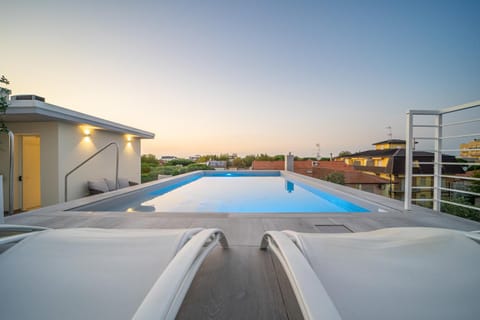 Balcony/Terrace, Other, Decorative detail, Swimming pool, Sunset