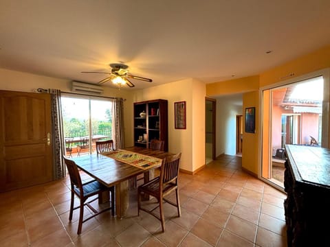 Living room, Dining area, Food, fireplace