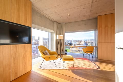 TV and multimedia, View (from property/room), Seating area