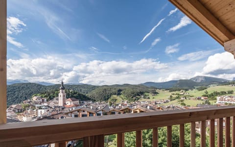 Balcony/Terrace, City view