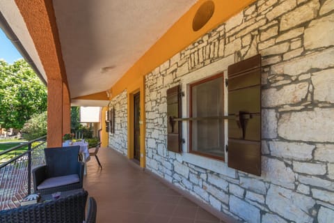 Facade/entrance, Balcony/Terrace, Sea view