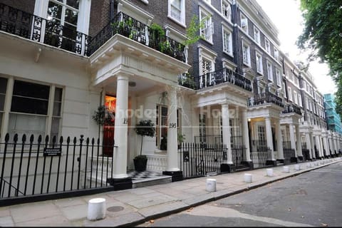 Property building, Facade/entrance