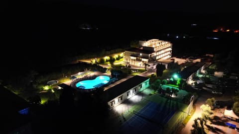 Bird's eye view, Pool view