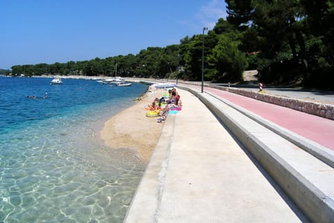 Apartments by the sea Mali Losinj (Losinj) - 8093 Apartment in Mali Losinj