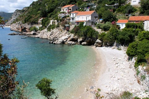 Apartments with a parking space Vrbica, Dubrovnik - 9008 Condo in Dubrovnik-Neretva County