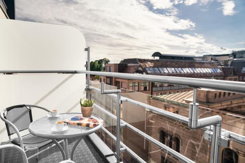 Balcony/Terrace, Street view