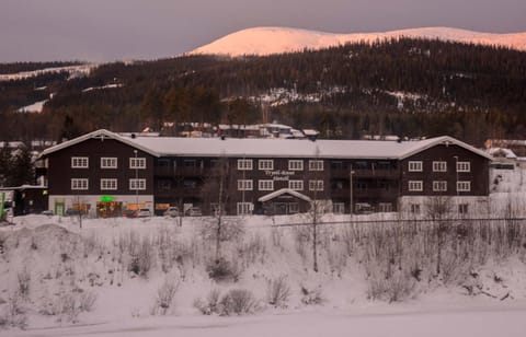 Property building, Winter, Mountain view