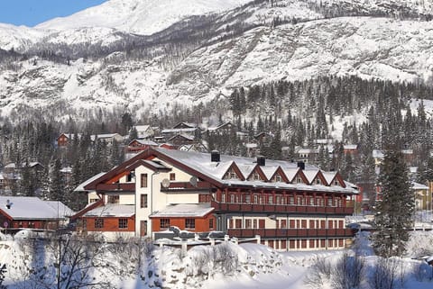 Facade/entrance, Winter