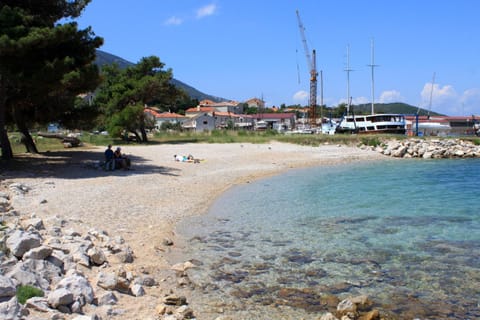 Apartments and rooms with parking space Nerezine, Losinj - 2506 Bed and Breakfast in Nerezine