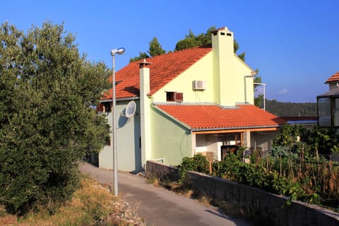 Apartments by the sea Kneza, Korcula - 4371 Apartment in Račišće