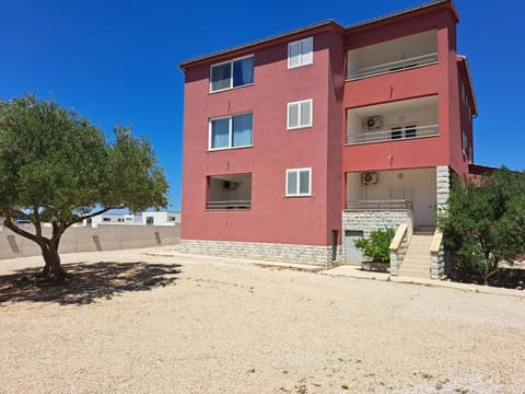 Property building, Day, Parking