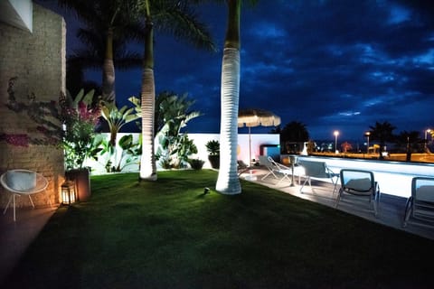 Night, Garden, Garden view, Swimming pool