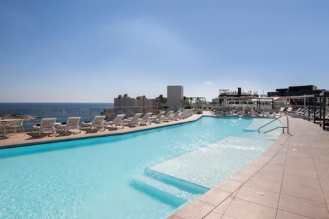 Area and facilities, Swimming pool