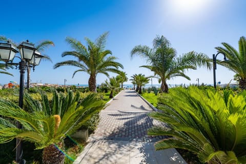 Spring, Garden, Garden view, Sea view