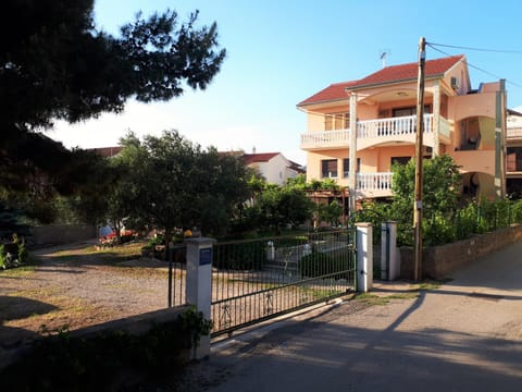 Tiho i Slađana apartments Condominio in Šibenik