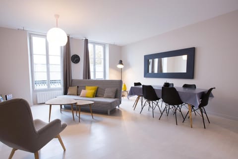 Apart By Jo - Proc 2D Apartment in Saint-Germain-en-Laye