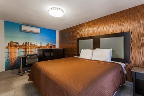Travelodge by Wyndham South Hackensack Hotel in Little Ferry