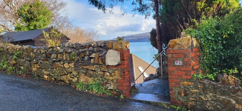 Seasidesteps Apartment in Wales