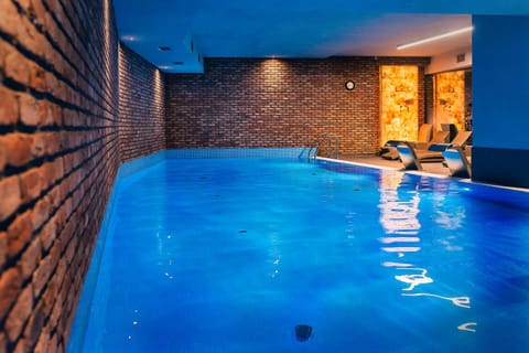 Massage, Sauna, Spa and wellness centre/facilities, Swimming pool, Swimming pool