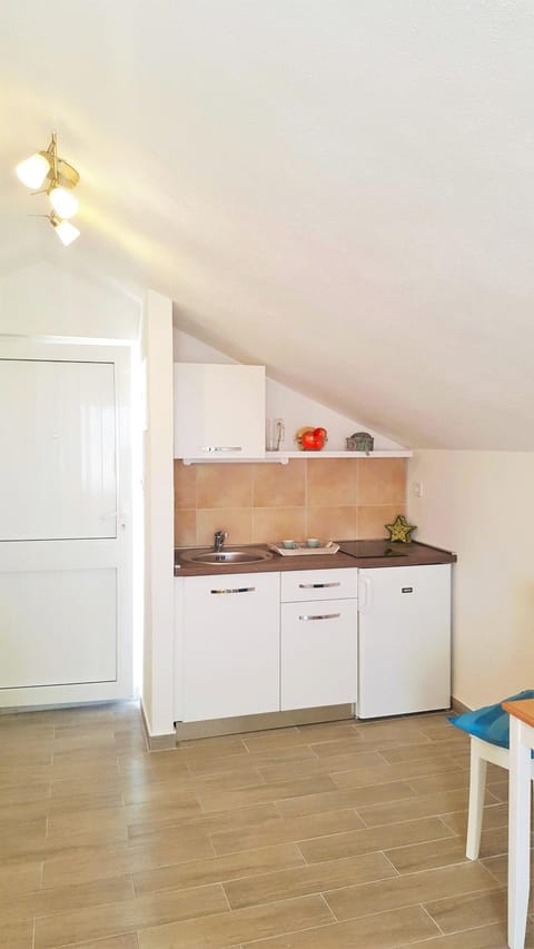 Spring, Day, Night, Winter, Summer, Coffee/tea facilities, Kitchen or kitchenette, Seating area, Autumn, On site, Food, Drinks, Sunrise, Sunset