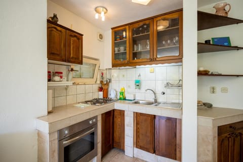 Kitchen or kitchenette, kitchen