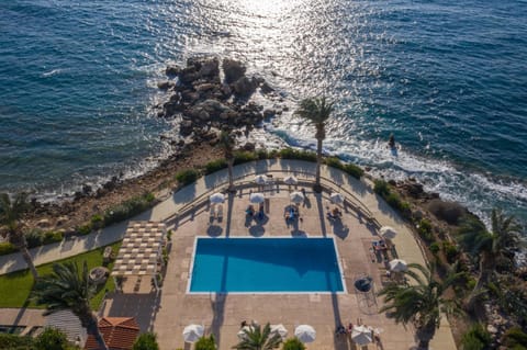 Vrachia Beach Hotel & Suites - Adults Only Apartahotel in Paphos District