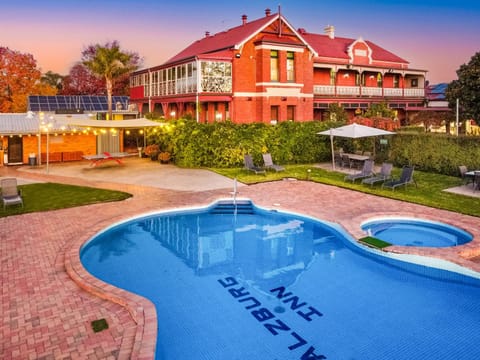 Property building, Pool view, Swimming pool, sunbed
