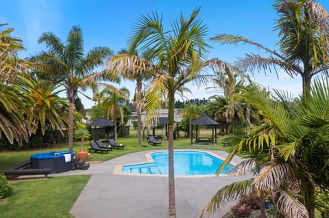 Hot Tub, Pool view, Swimming pool