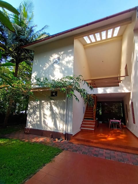 Ivory Coaste guesthouse in Kerala