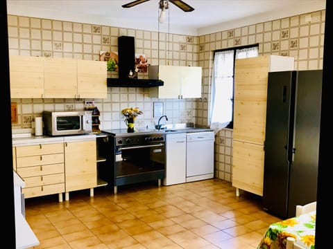 Kitchen or kitchenette, dishwasher, fireplace, minibar, pet friendly, stove, toaster