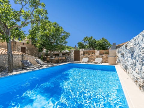 Day, Pool view, Swimming pool, sunbed