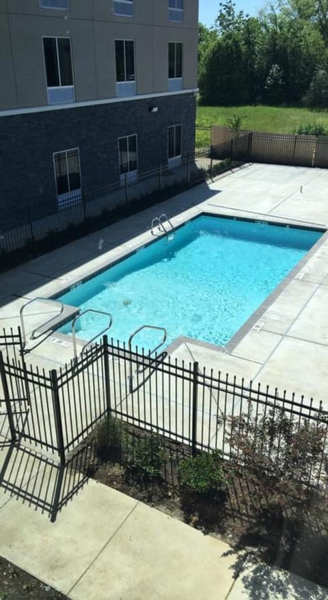 Balcony/Terrace, Swimming pool