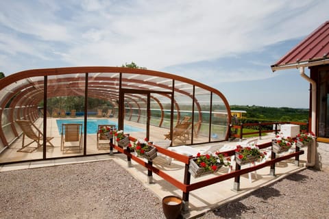 Day, Swimming pool
