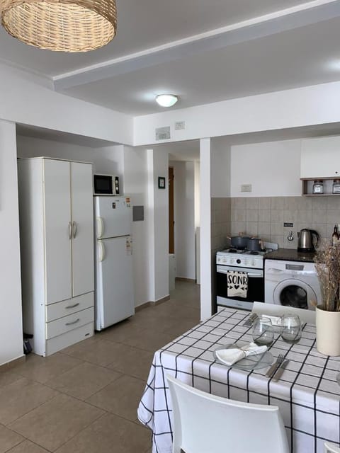 Dining area, kitchen