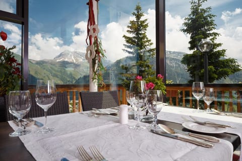 Restaurant/places to eat, Summer, Hiking, Mountain view