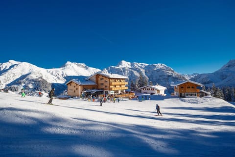 Property building, Winter, Skiing