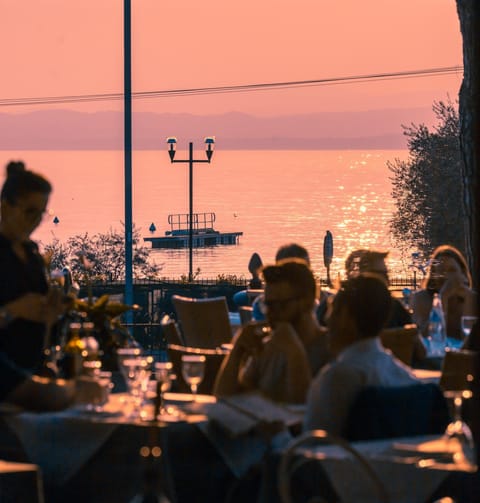 Restaurant/places to eat, Sunset