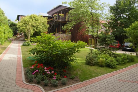 Day, Garden
