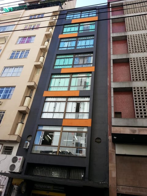 USEHOTEL - A uma quadra do complexo hospitalar Santa Casa Apartahotel in Porto Alegre