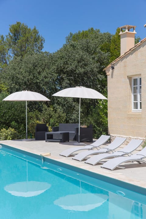 Le Mas des Alexandrins Bed and Breakfast in Uzes
