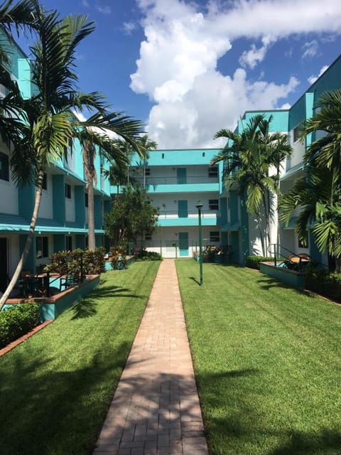 Surf Rider Resort Aparthotel in Lauderdale-by-the-Sea
