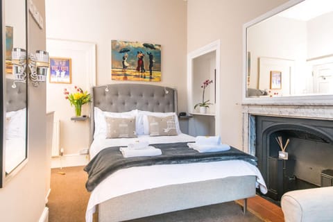 The Henry Guest House Bed and Breakfast in Bath