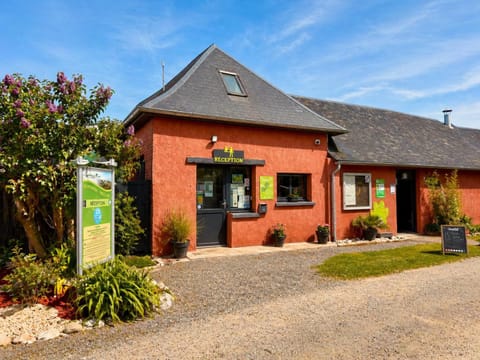 Property building, Spring, Garden, Garden view