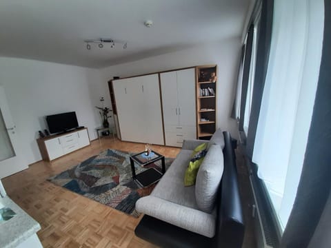 City Apartmentstudio mit Tiefgarage free parking Apartamento in Graz